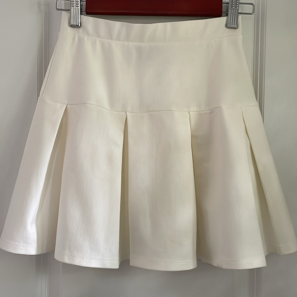 Originality Ivory Pleated Tennis/Mini Skirt XS FINAL PRICE! NWT